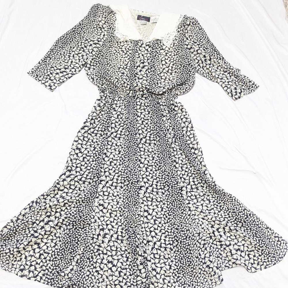 Vintage Bow Printed Pleated Long sleeve Kawaii Midi Dress Lace Collar APROX Med